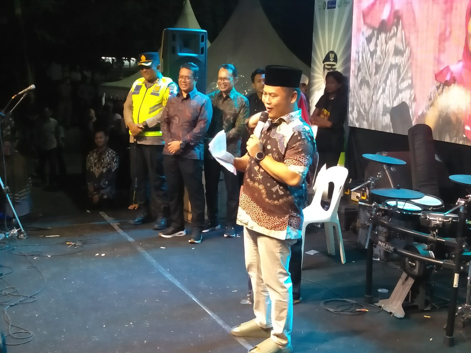 Ribuan Warga Slawi Serbu Pesta Rakyat Sambut Kedatangan Bupati Baru