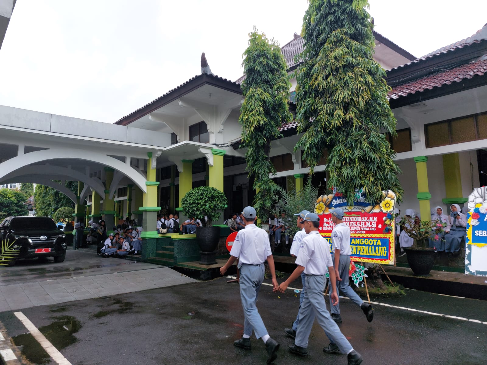 Peserta Membludak, Pelajar SMA Pemalang Rela Antre Lama Seleksi Paskibraka