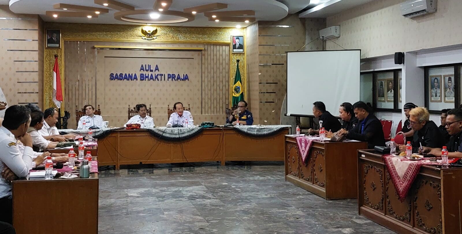 Pemerintah Diminta Tindak Kafe Karaoke di Pemalang yang Jual Miras Secara Ilegal