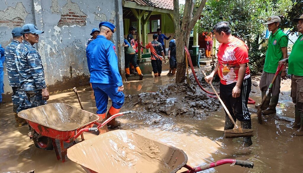 Ruang Kelas SMP 9 Dibersihkan, Pembelajaran Segera Dioptimalkan