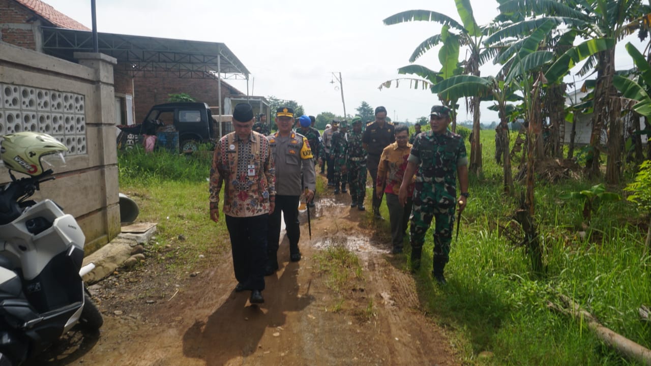 Perbaikan Infrastruktur Jalan di Kelurahan Kuryos Jadi Sasaran Utama TMMD