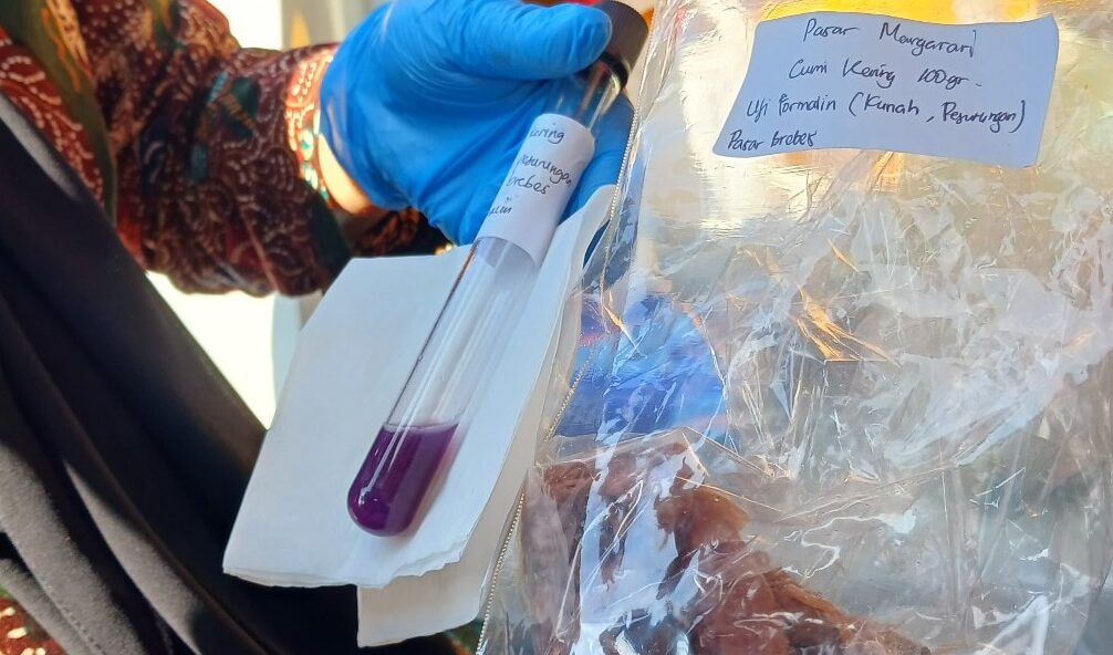 Cek Makanan Jelang Lebaran, Tim Dinkes Tegal Temukan Ini di Pasar Margasari