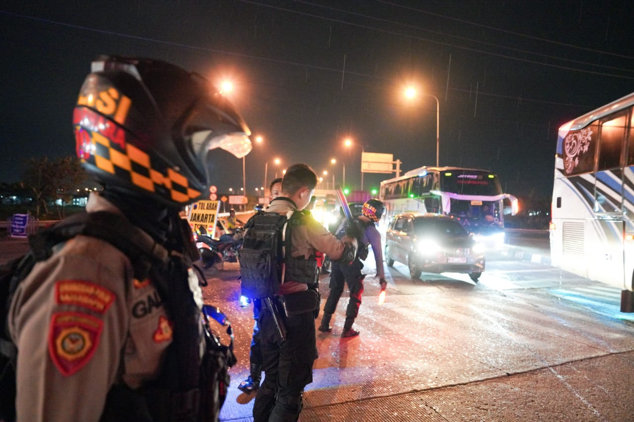 Atasi Kemacetan, Polres Brebes Terjunkan Tim Urai di Jalur Mudik