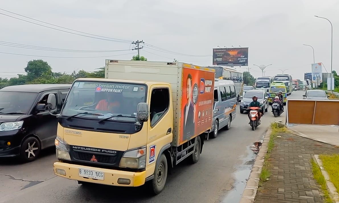 Imbas One Way Jalan Tol, Kepadatan Arus Lalu Lintas Meningkat di Pantura Pemalang