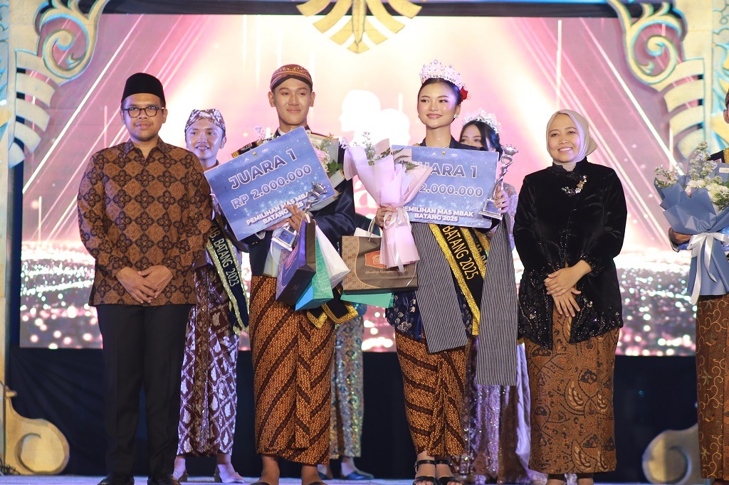 Mickel dan Mbak Gloria Terpilih Sebagai Mas dan Mbak Duta Wisata Batang 2025