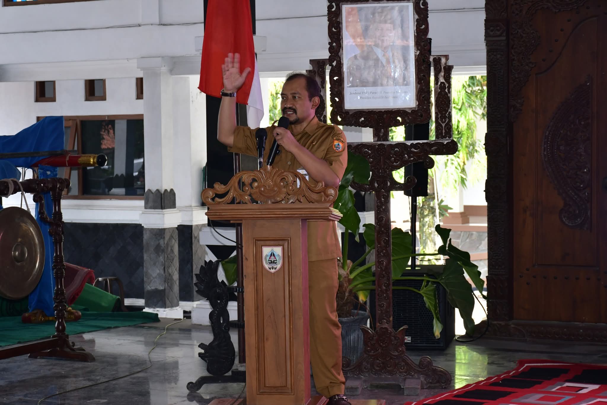 Anom - Nurkholes Penuhi Janji, Warga Desa di Pemalang Nikmati Wifi Gratis 