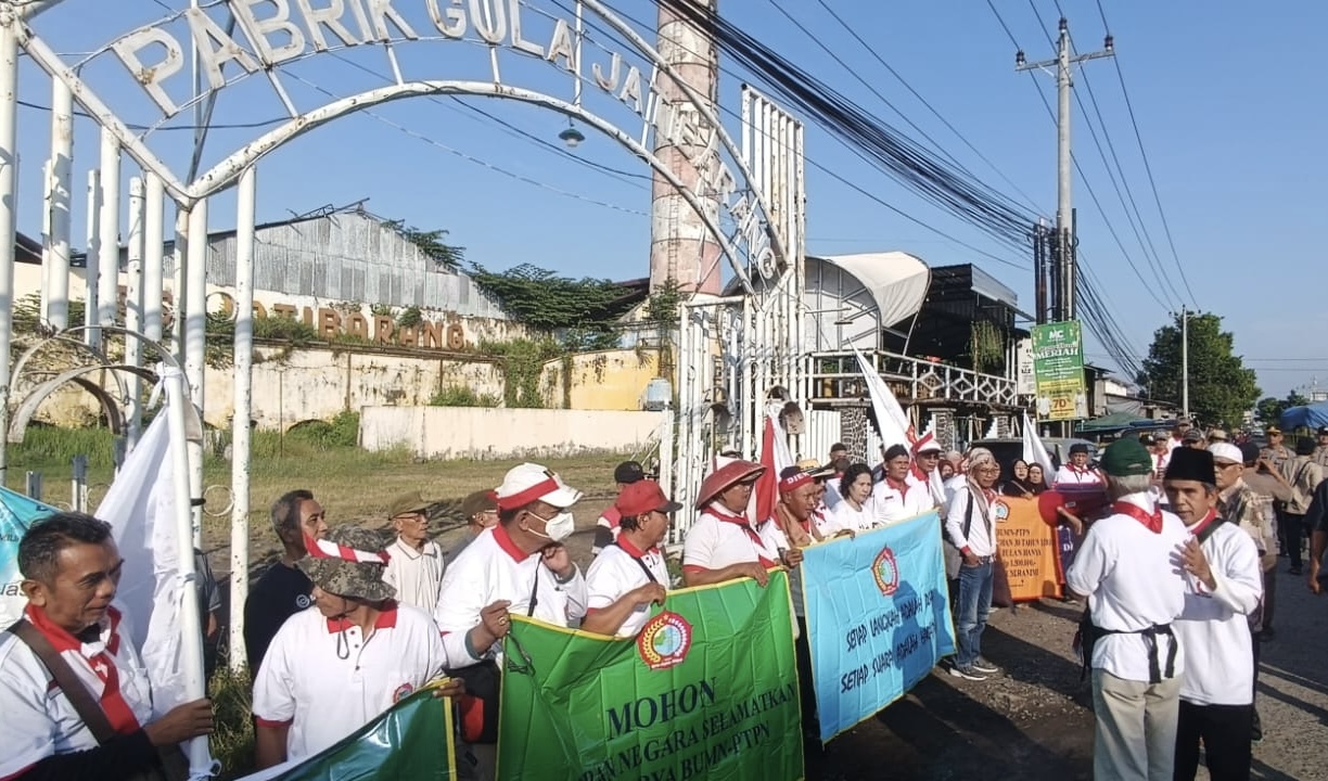 Gaji Pensiun Cuma Rp150 Ribu, Purnakarya PTPN IX Jalan Kaki Temui Presiden
