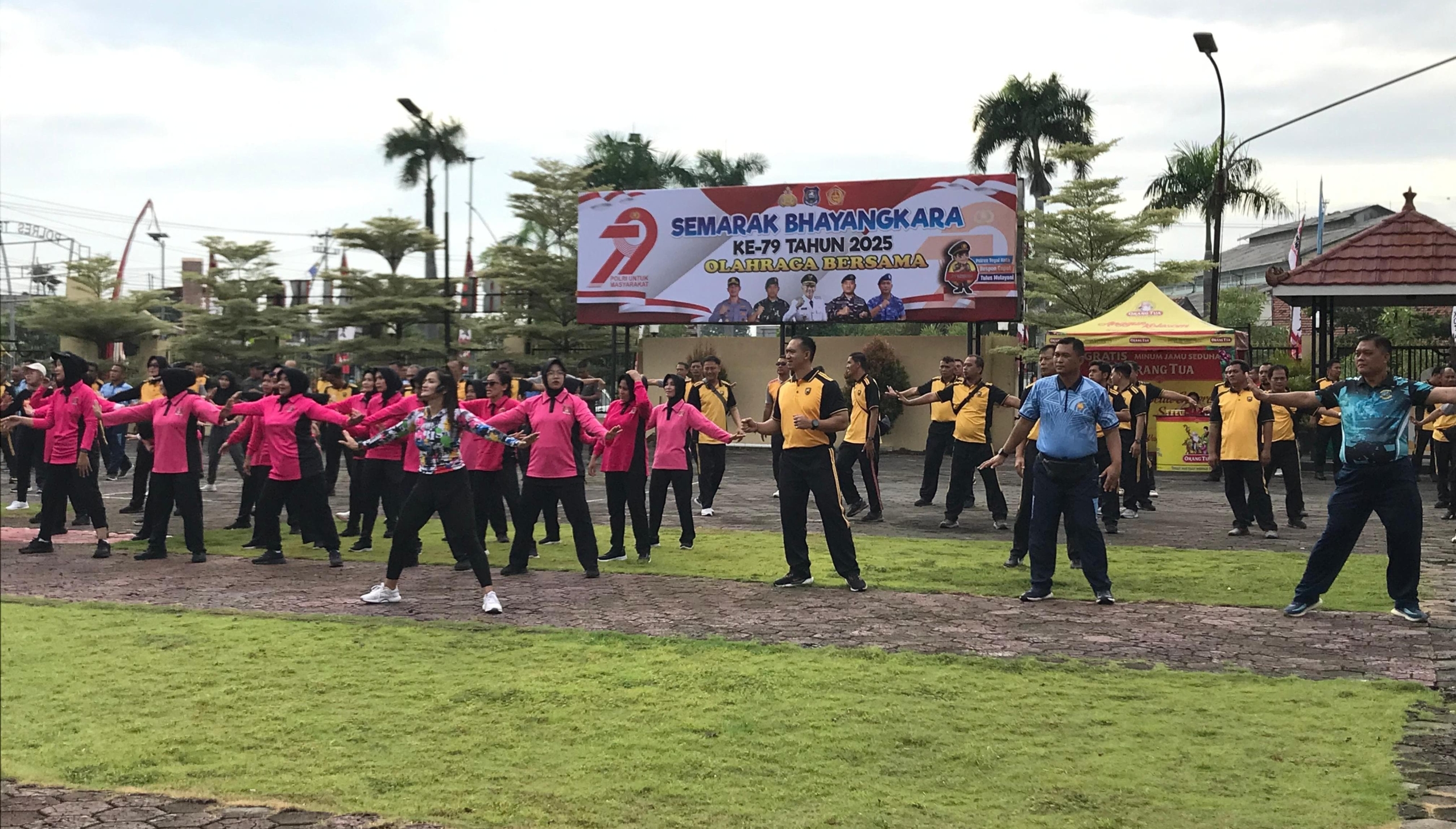 Forkopimda Kota Tegal Olahraga Bersama Peringati Hari Kesatuan Gerak Bhayangkari ke-73