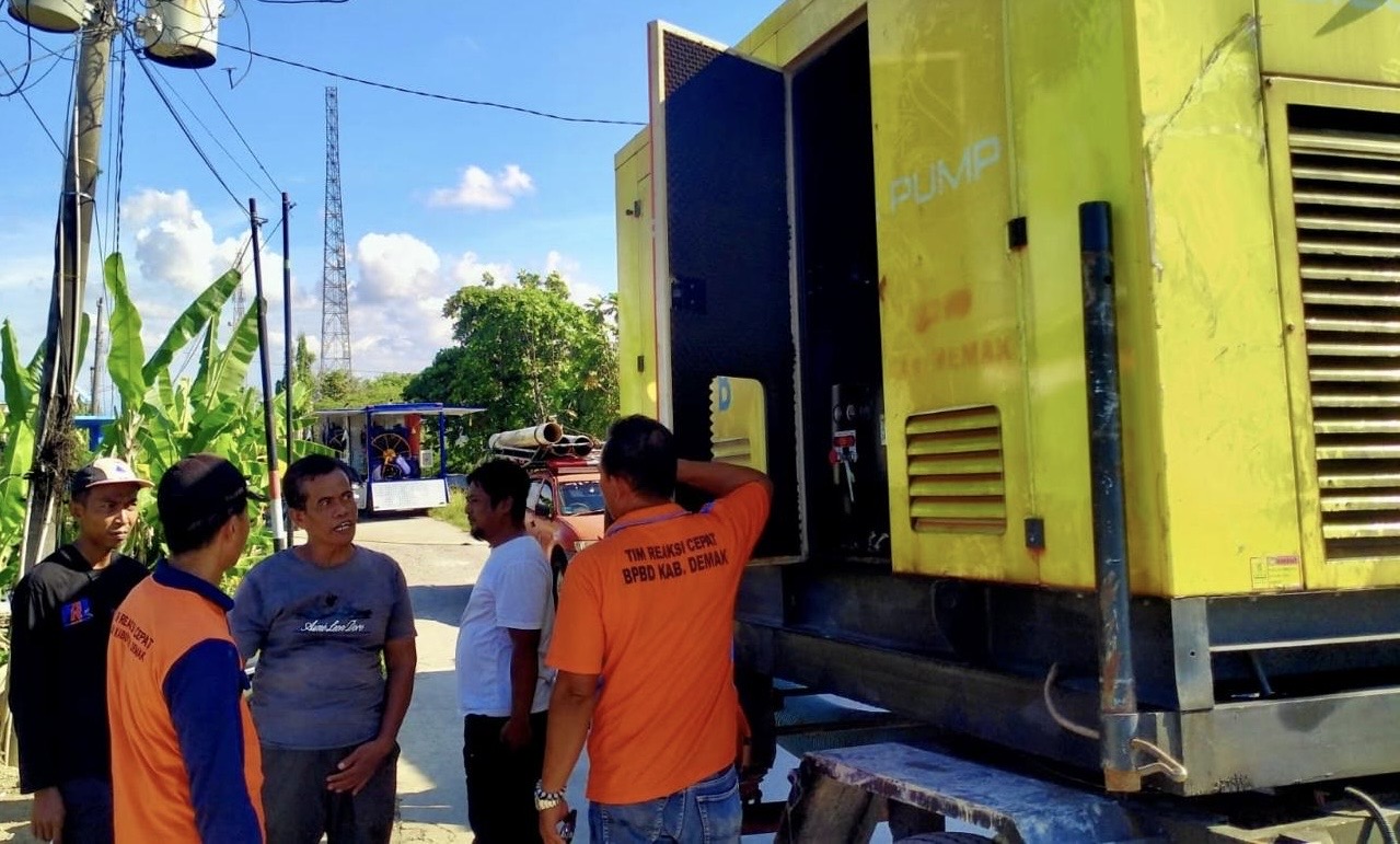 Pemprov Jateng Tambah Pompa untuk Tangani Rob di Sayung Demak