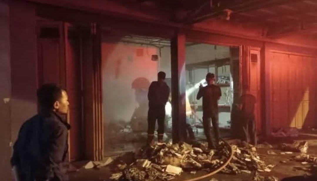 Ruko Mainan di Brebes Terbakar Dini Hari, Diduga Akibat Korsleting Listrik