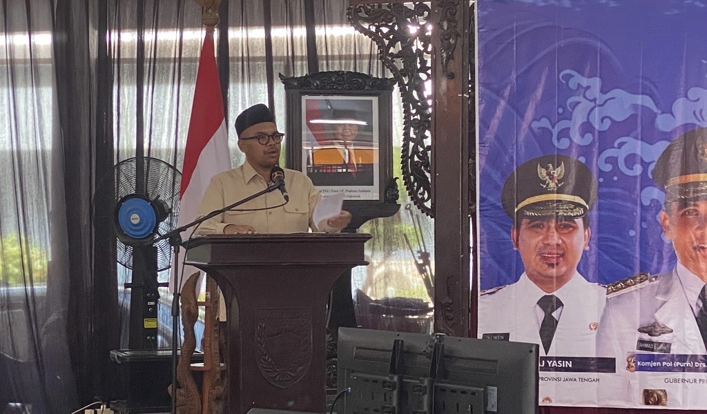 Bupati Batang Berikan Hadiah Motor Kepada Desa Tercepat Bayar Pajak