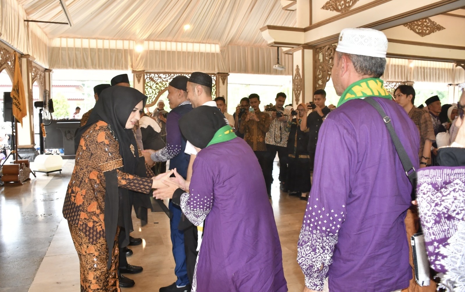 Sambut 822 Jamaah Haji, Bupati Fadia Berpesan Jaga Akhlak dan Semangat Beribadah