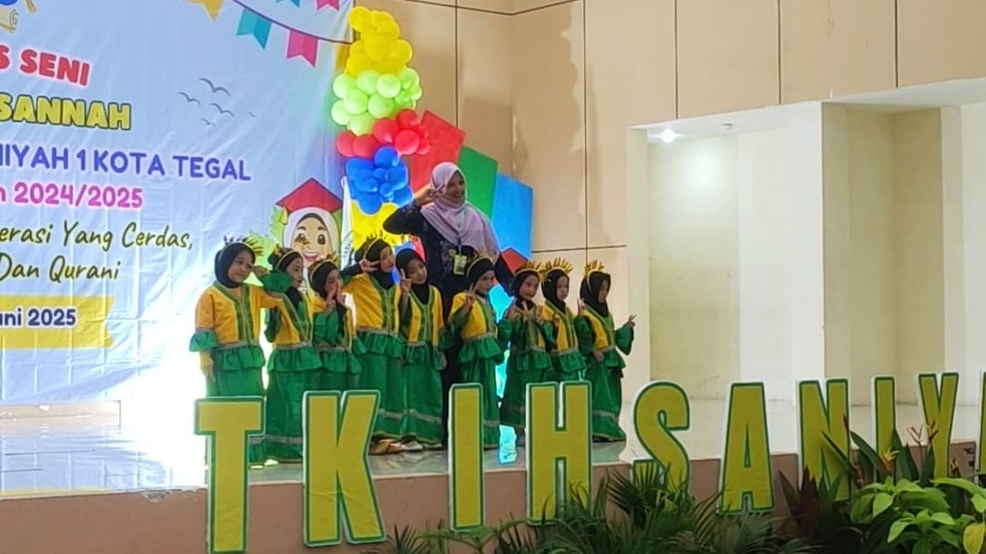 Meriah dan Haru, Siswa PAUD Ihsaniyah 1 Tegal Tampilkan Aksi Panggung di Momen Perpisahan