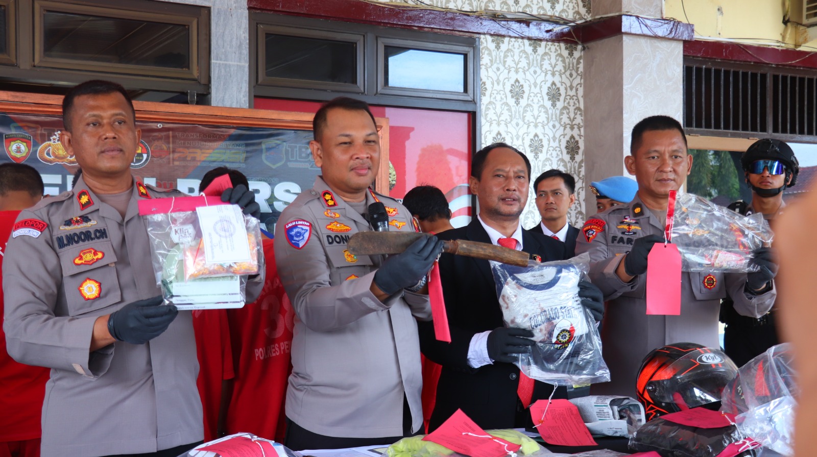 Selama Operasi Aman Candi 2025, Polres Pekalongan Ungkap Tujuh Kasus dengan 12 Tersangka