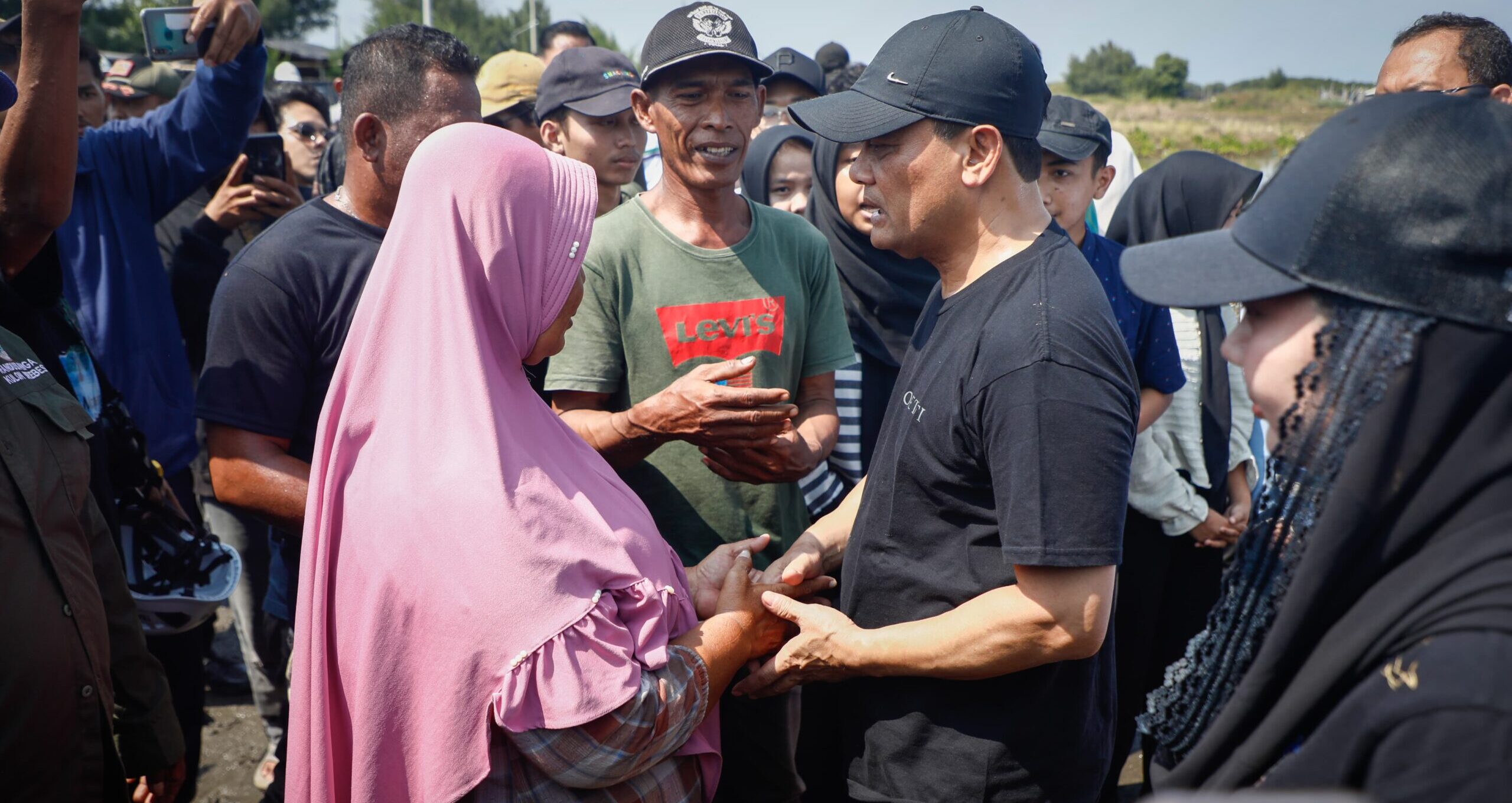Warga Pesisir Brebes Curhat soal Rob, Gubernur Jateng Jawab Lewat Aksi Nyata