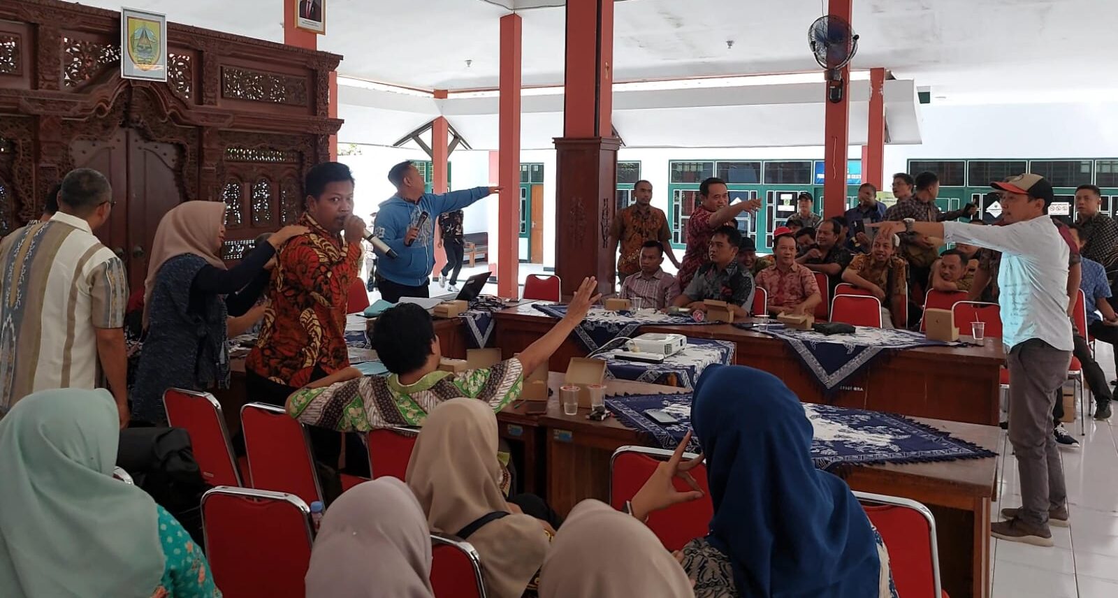 Waduh! Audiensi Tenaga Honorer di Disparpora Pemalang Nyaris Ricuh