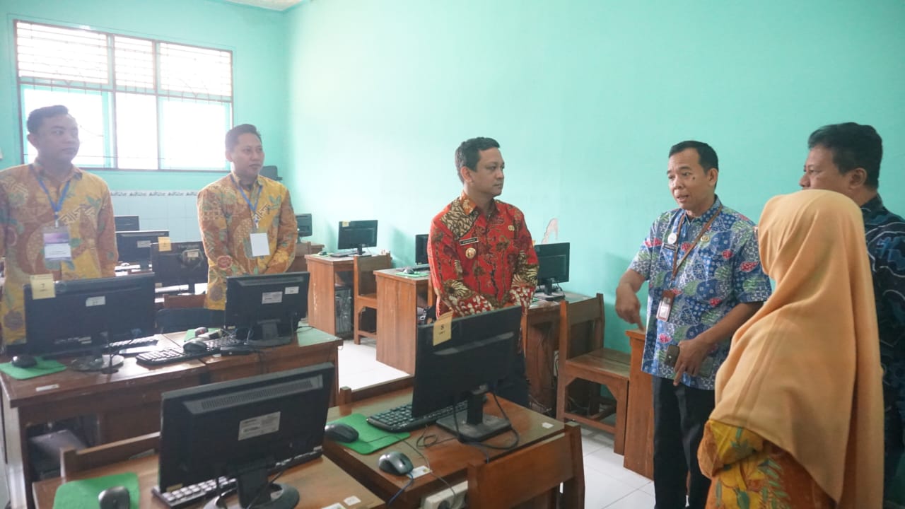 Pantau Pelaksanaan SPMB Jenjang SMP, Wali Kota Aaf: Sistem Sudah Terkunci, Tak Ada Celah untuk Curang