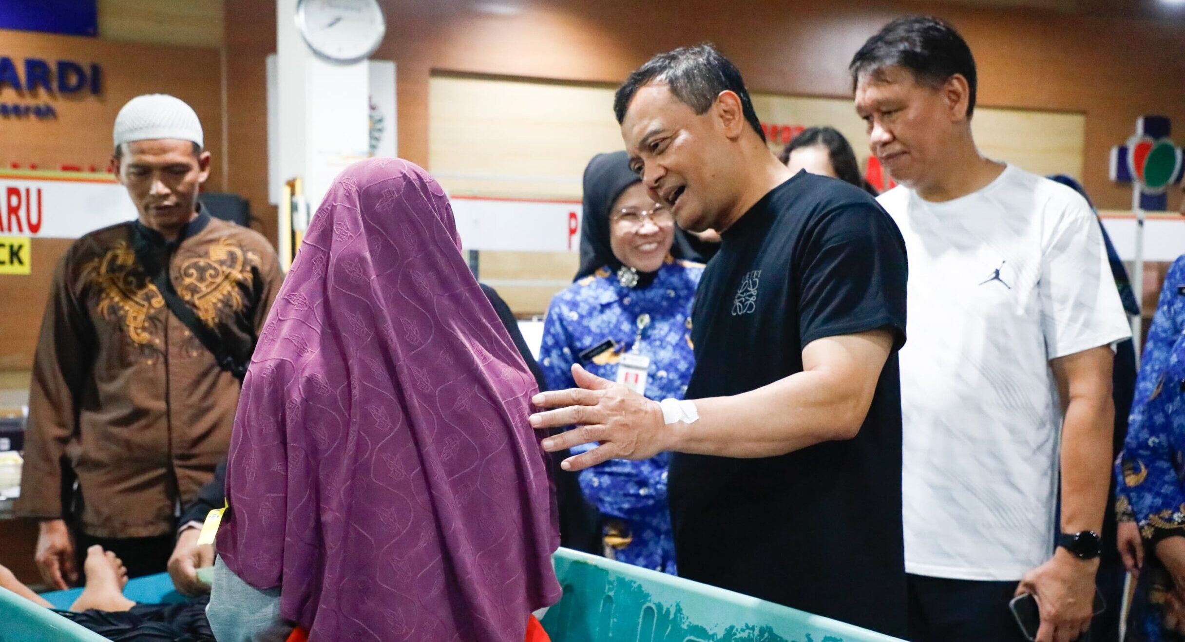 Ahmad Luthfi Tinjau Layanan Fast Track RSUD Dr Moewardi untuk Lansia dan Difabel