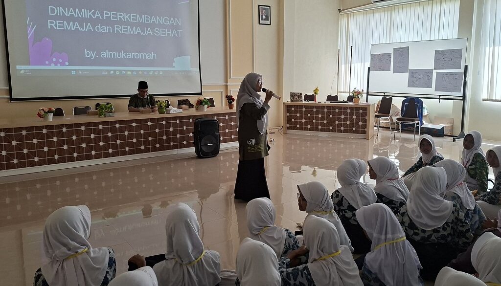 Penyuluh Agama Batang Edukasi Pelajar Cegah Pernikahan Dini