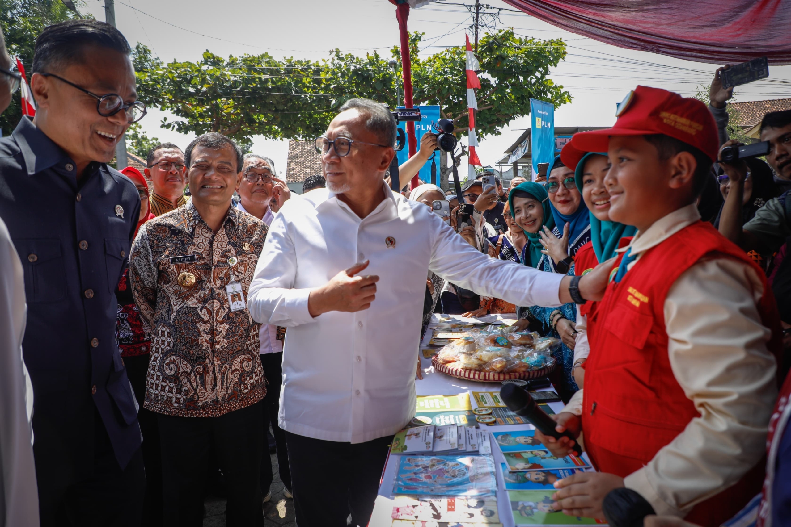 Ahmad Luthfi dan Zulkifli Hasan Tinjau Koperasi Kelurahan Merah Putih Gedawang Semarang, Raup Omzet Rp 48 Juta dalam 1,5 Bulan