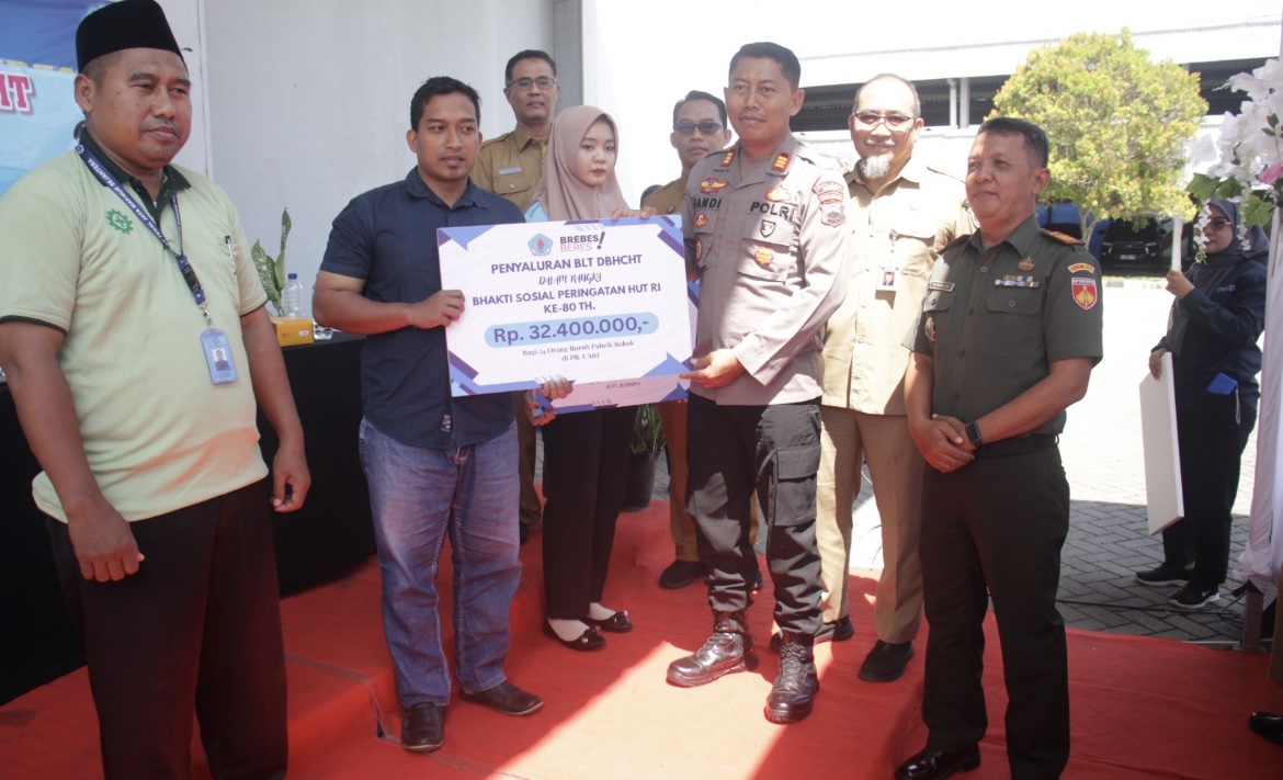 Buruh Pabrik Rokok di Brebes Sumringah Terima BLT Bagi Hasil Cukai