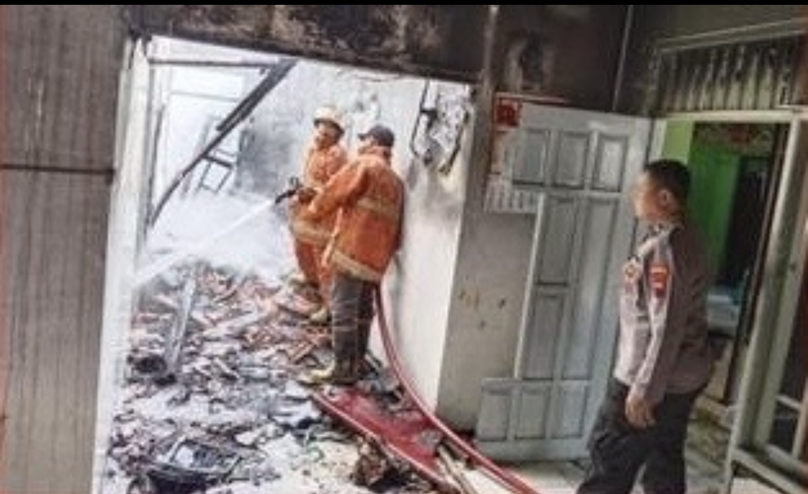 Rumah Warga di Pekalongan Terbakar saat Ditinggal Pemiliknya Mengantar Cucunya Sekolah