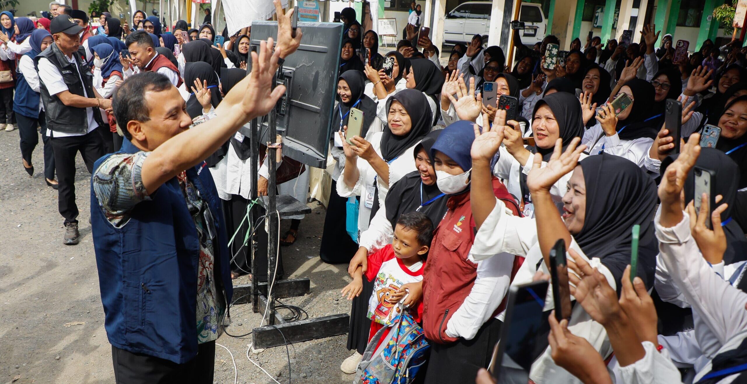 Pengentasan Kemiskinan Jateng Tertinggi di Indonesia, Wamensos Apresiasi Langkah Gubernur Ahmad Luthfi