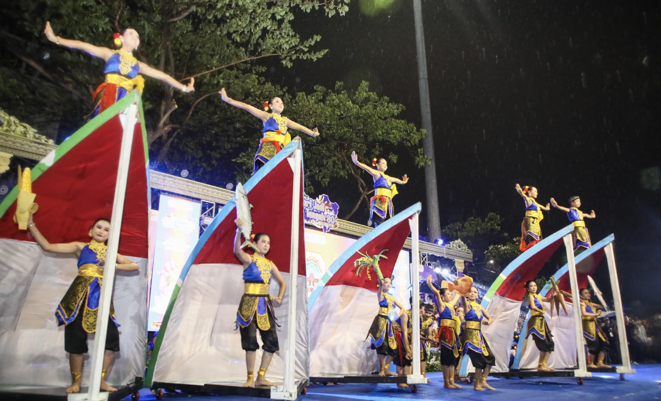 Meriah, Parade Seni Budaya Hari Jadi ke-80 Jawa Tengah Angkat Potensi Wisata