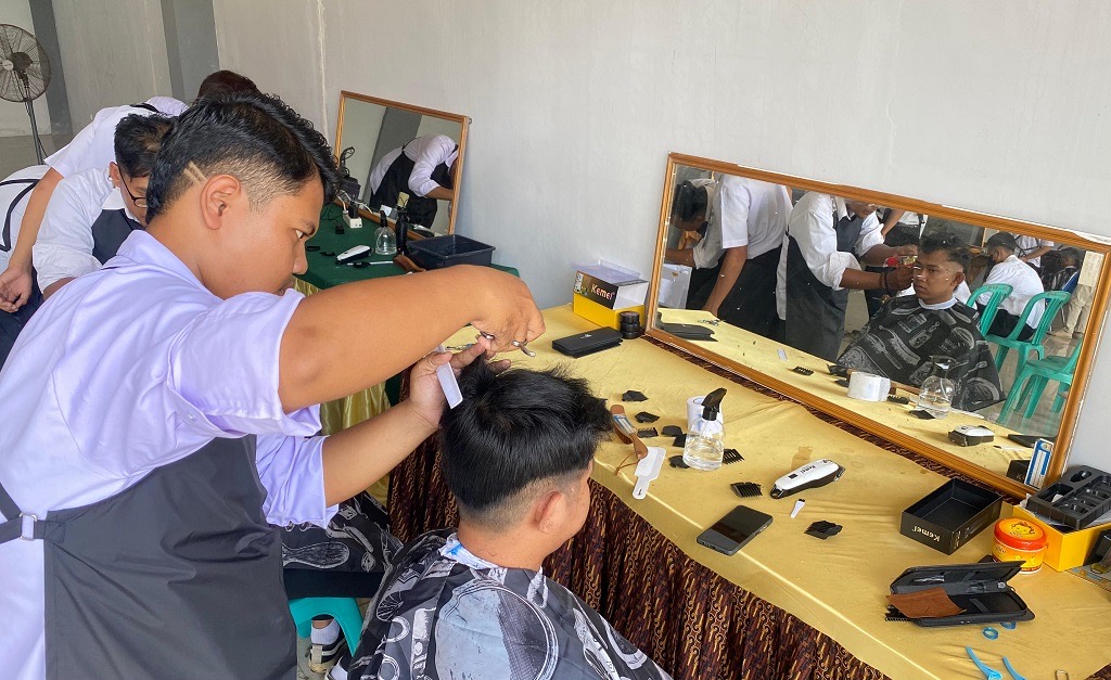 Pelatihan Barber di Batang Buka Peluang Usaha Bagi Warga Lokal