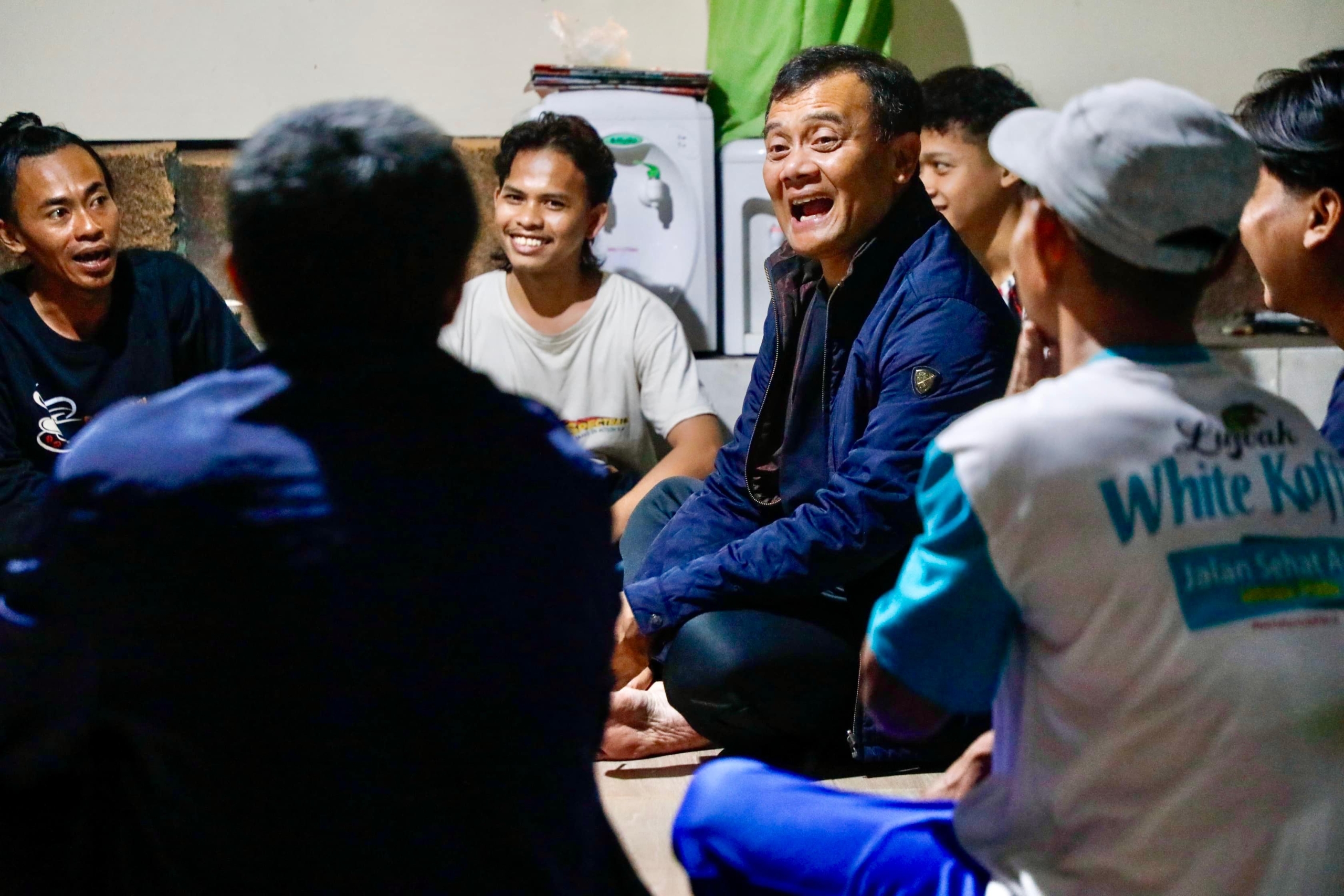 Njagong Bareng Warga di Pos Kamling, Ahmad Luthfi Hidupkan Siskamling dan Jogo Tonggo