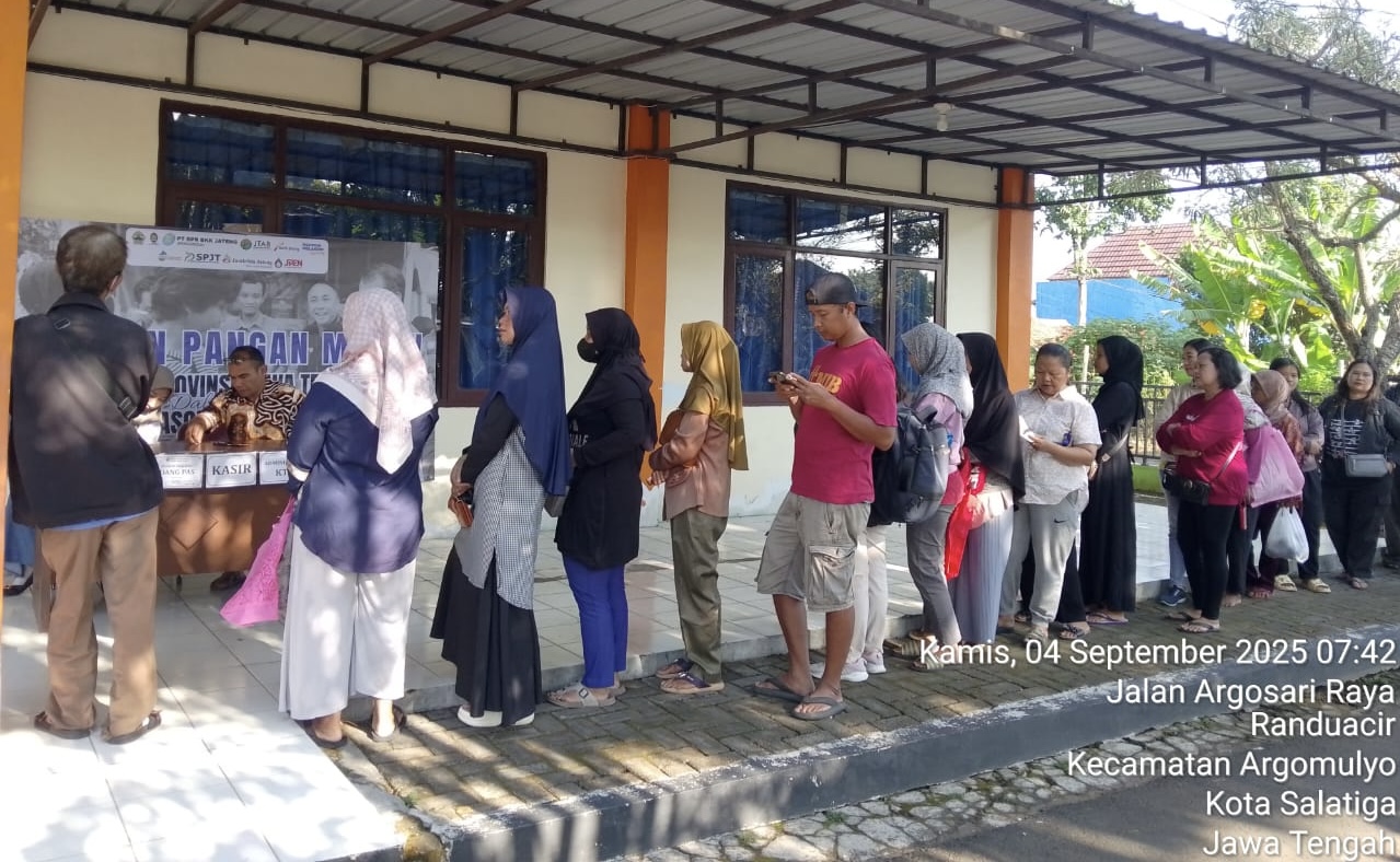 Pemprov Jateng Ringankan Warga, Ribuan Orang Serbu Pangan Murah