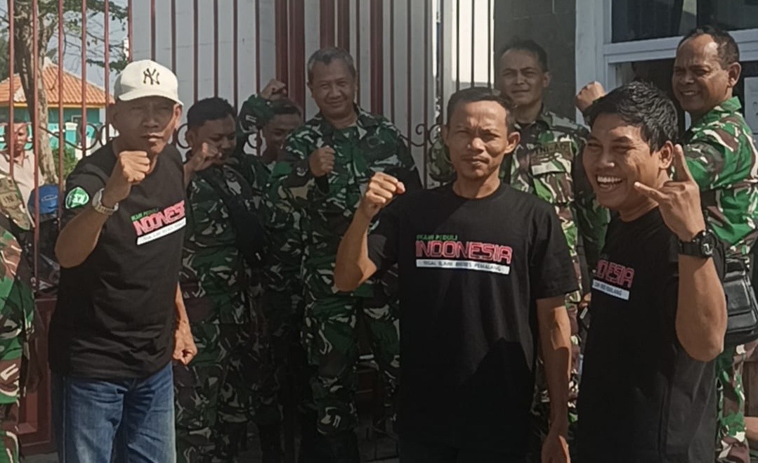 Kami Peduli Berbagi Sarapan Untuk TNI Berjaga di KPT Brebes