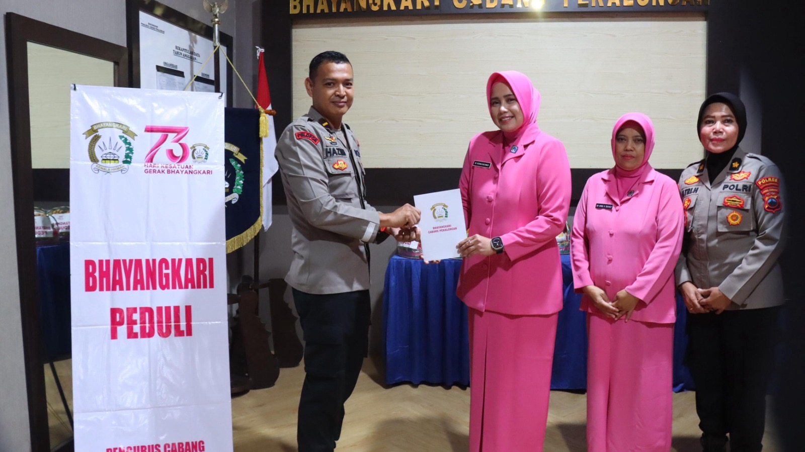 Bhayangkari Polres Pekalongan Peduli: Tali Asih untuk 8 Personil yang Terluka Saat Amankan Demo