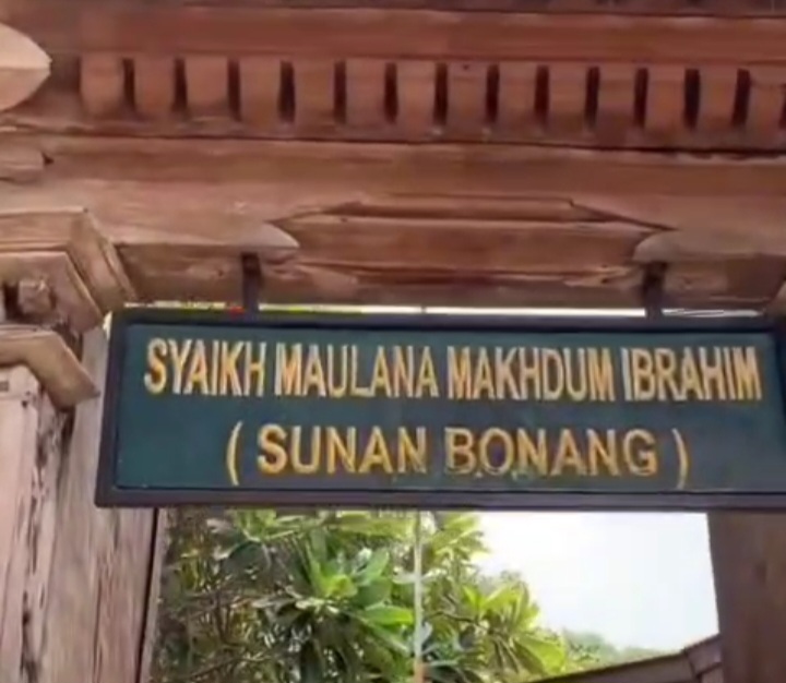 Ziarah ke Makam Sunan Bonang, Napak Tilas Warisan Tradisi dengan Jejak Spiritual Tombo Ati