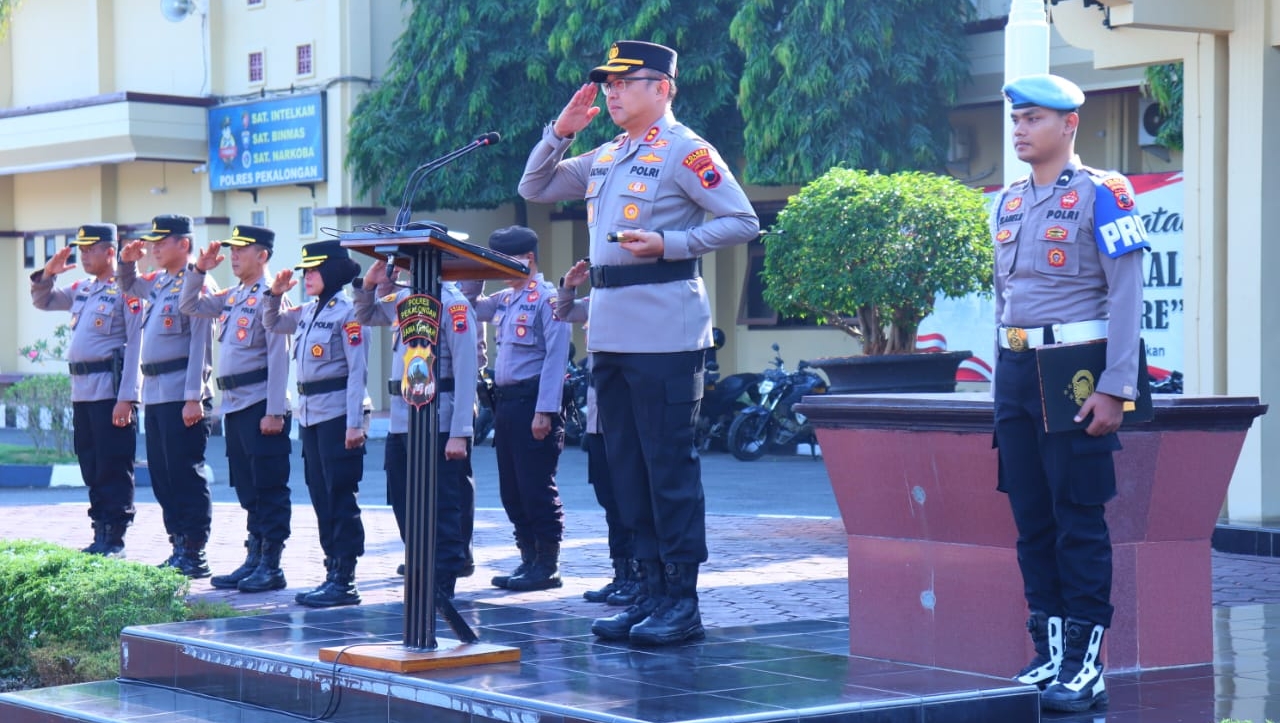 Kapolres Pekalongan Pimpin Upacara Hari Olahraga Nasional ke-42