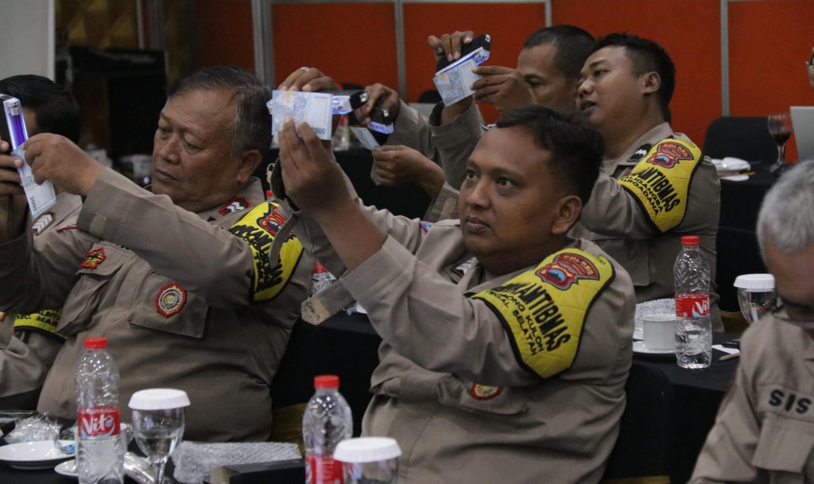 Gak Cuma Jaga Kamtibmas, Bhabinkamtibmas di Kota Tegal Kini Jadi Duta Rupiah, Ini Perannya