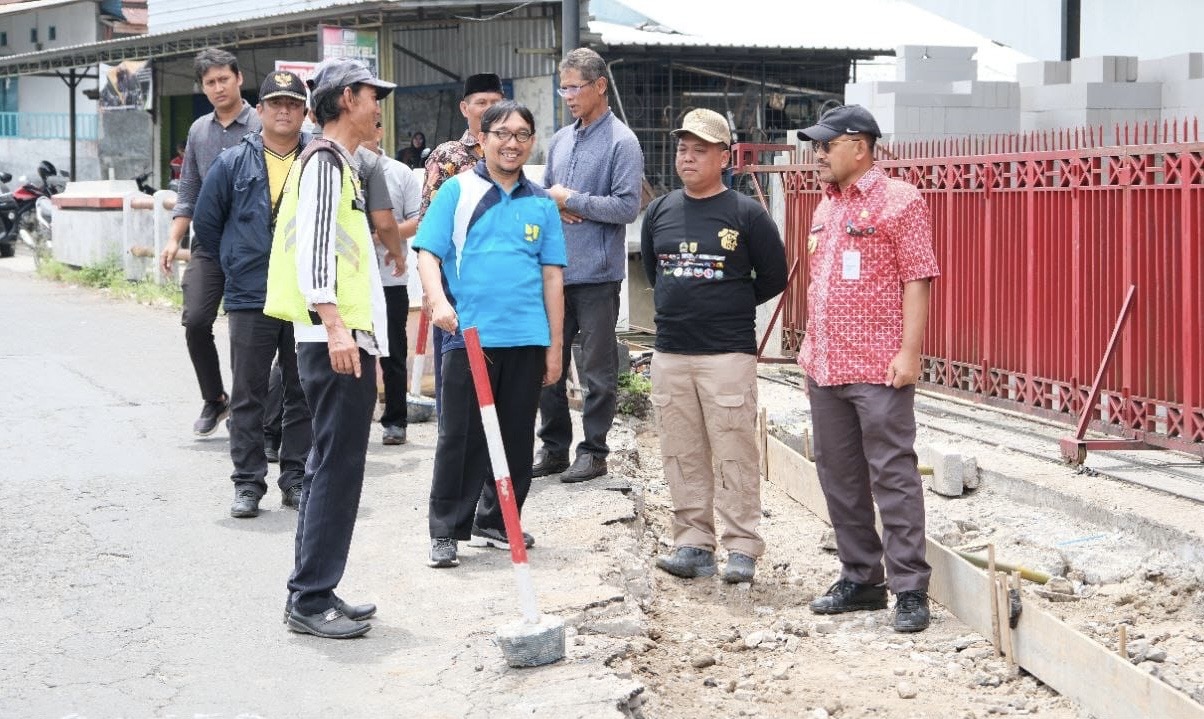 Anom Widiyantoro Pantau Langsung Progres Pembangunan Jalan di Pemalang