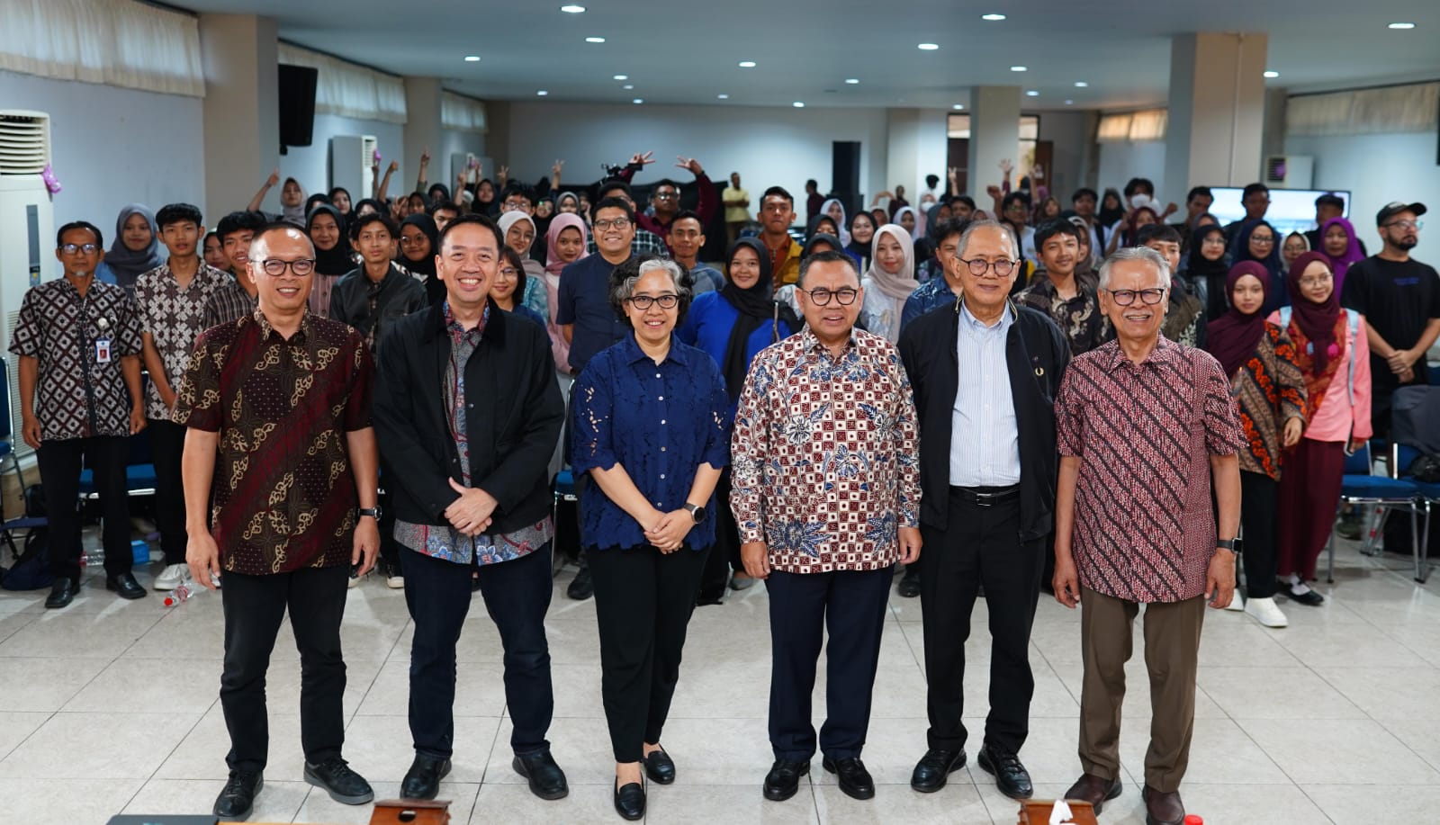 UHN Tegal Bangun Kesadaran Hukum Mahasiswa : Lawan Korupsi Mulai dari Kampus