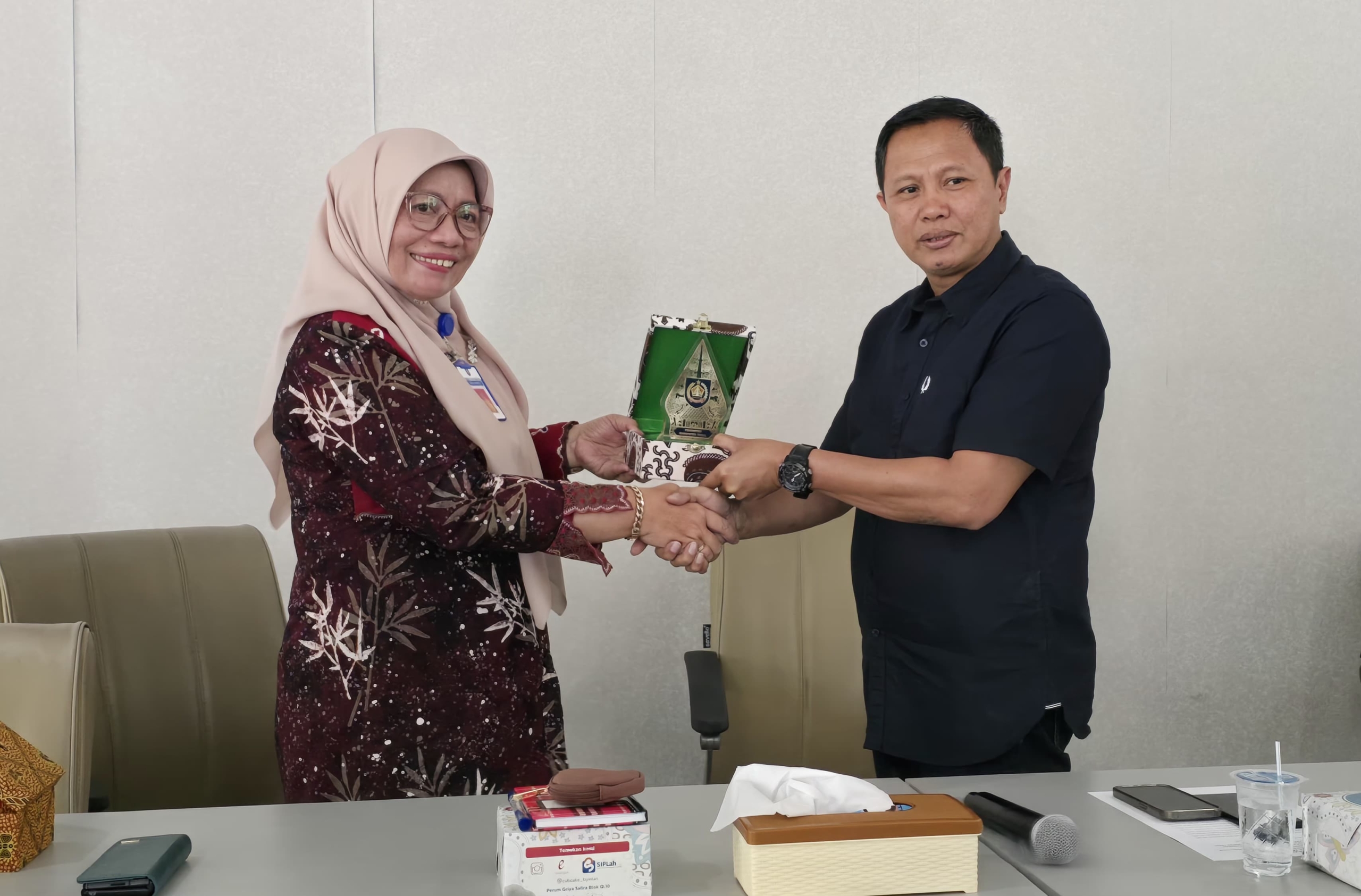 Saat DPRD Jateng Berkunjung ke Radio Slawi FM, Mampu Jaga Eksistensi di Era Digital