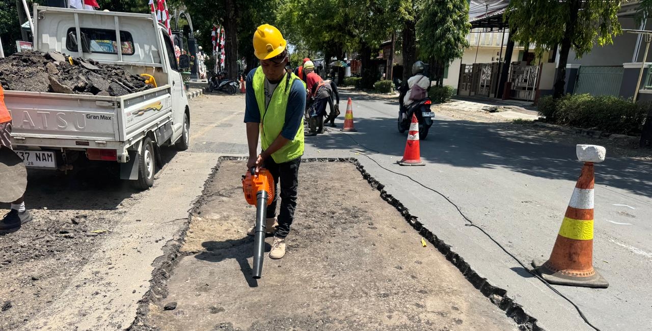 Dianggarkan Rp1,58 M, Perbaikan Jalan KH Wahid Hasyim Slawi Minta Tidak Molor
