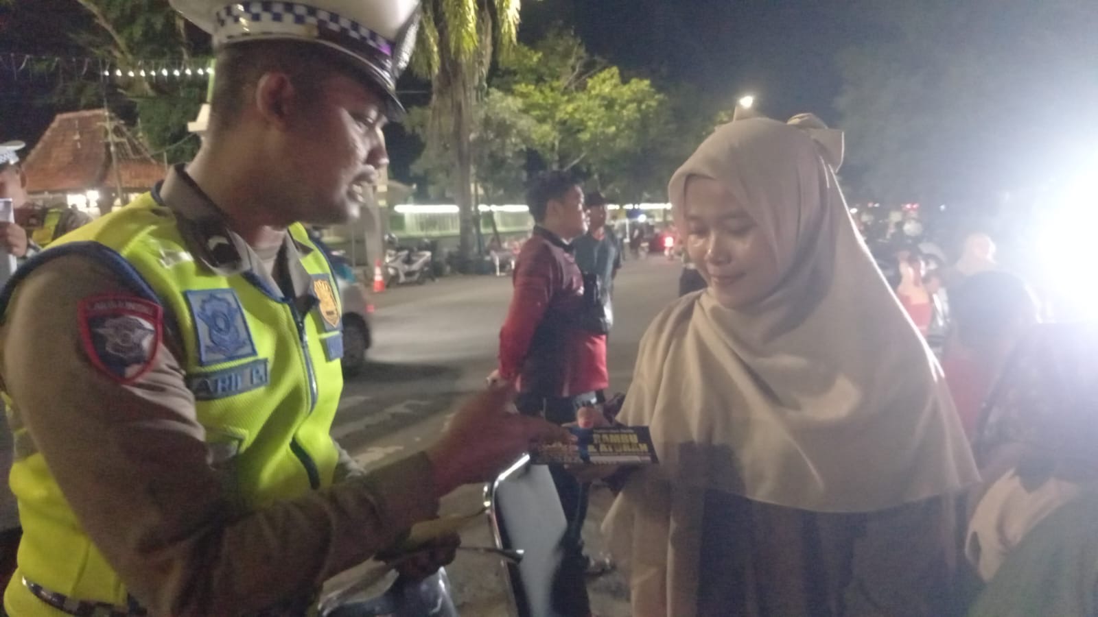 Cara Unik Satlantas Polres Tegal Ajak Masyarakat Tertib Lalu Lintas