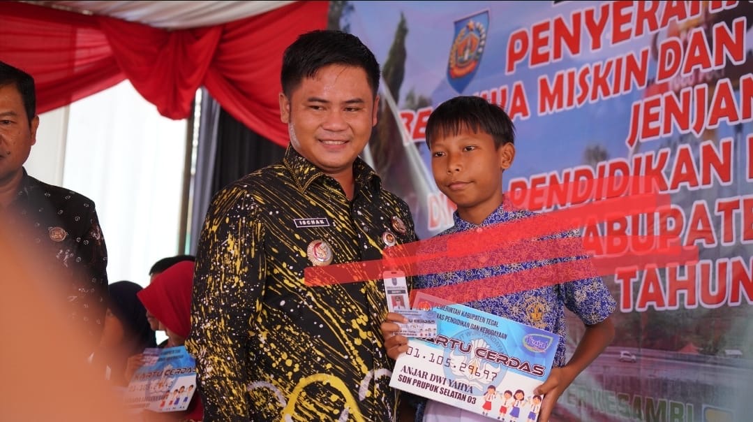 Pemkab Tegal Gelontorkan Rp 2,2 Miliar Untuk Beasiswa Miskin dan Berprestasi