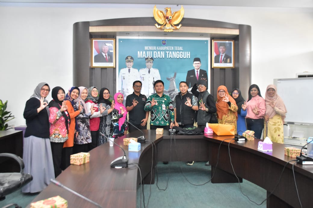 Bupati Tegal Keluarkan SE Pengelolaan Sampah, Minta OPD dan BUMD Bersedekah Sampah, Gandeng Yayasan Rukun