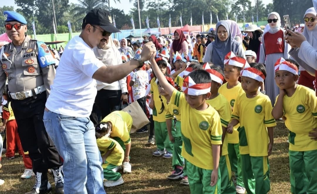 Patuhi Instruksi Presiden, Bupati Pemalang Larang Murid Sekolah Sambut Kunjungan Pejabat