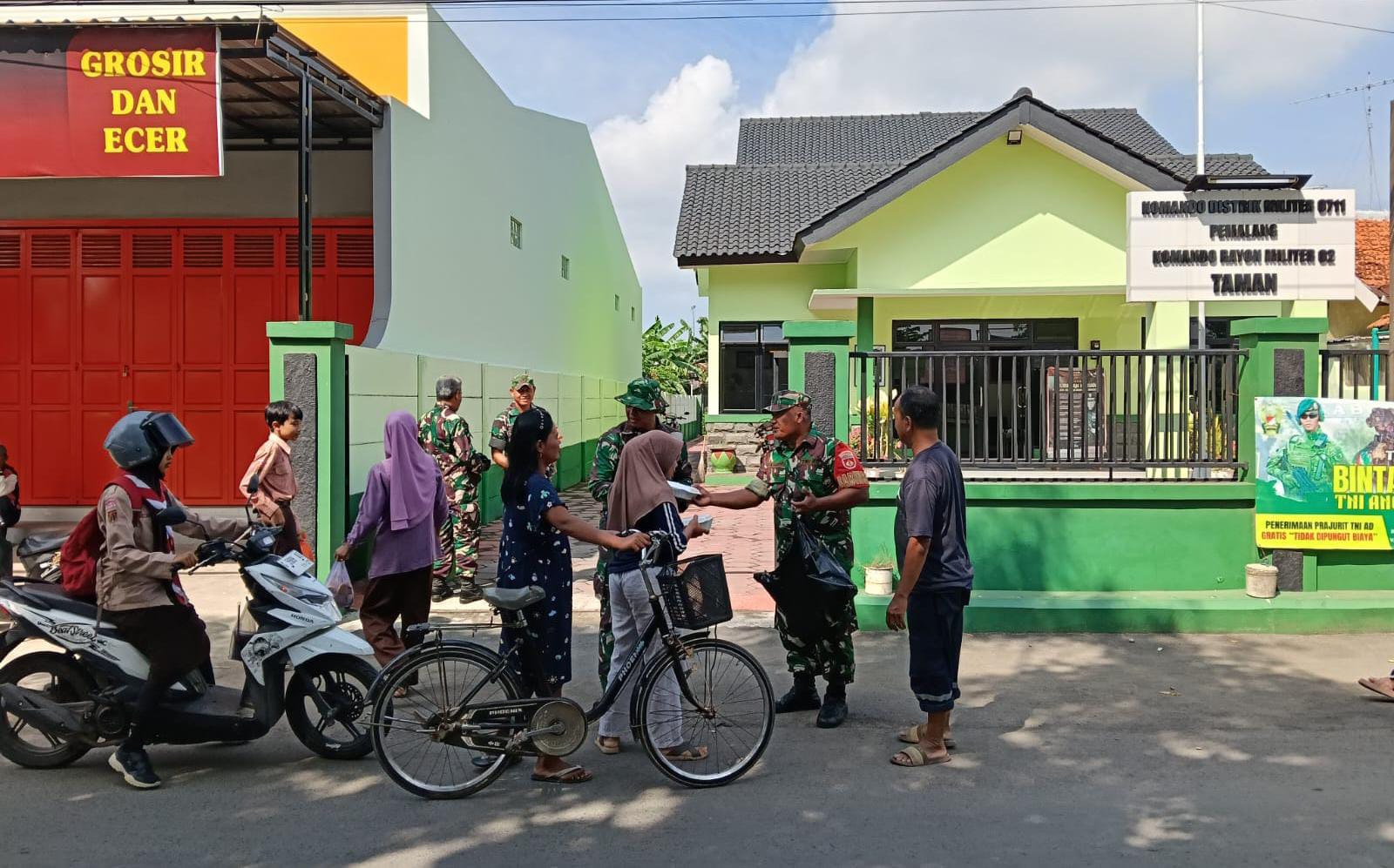 Danramil 02/Taman Pimpin Kegiatan Jumat Berkah
