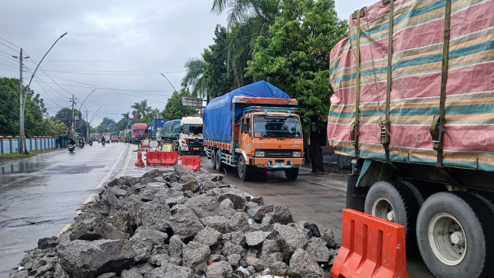 Hindari Jalur Pantura Martoloyo Tegal, Kemacetan Terjadi Pada Jam-Jam Ini