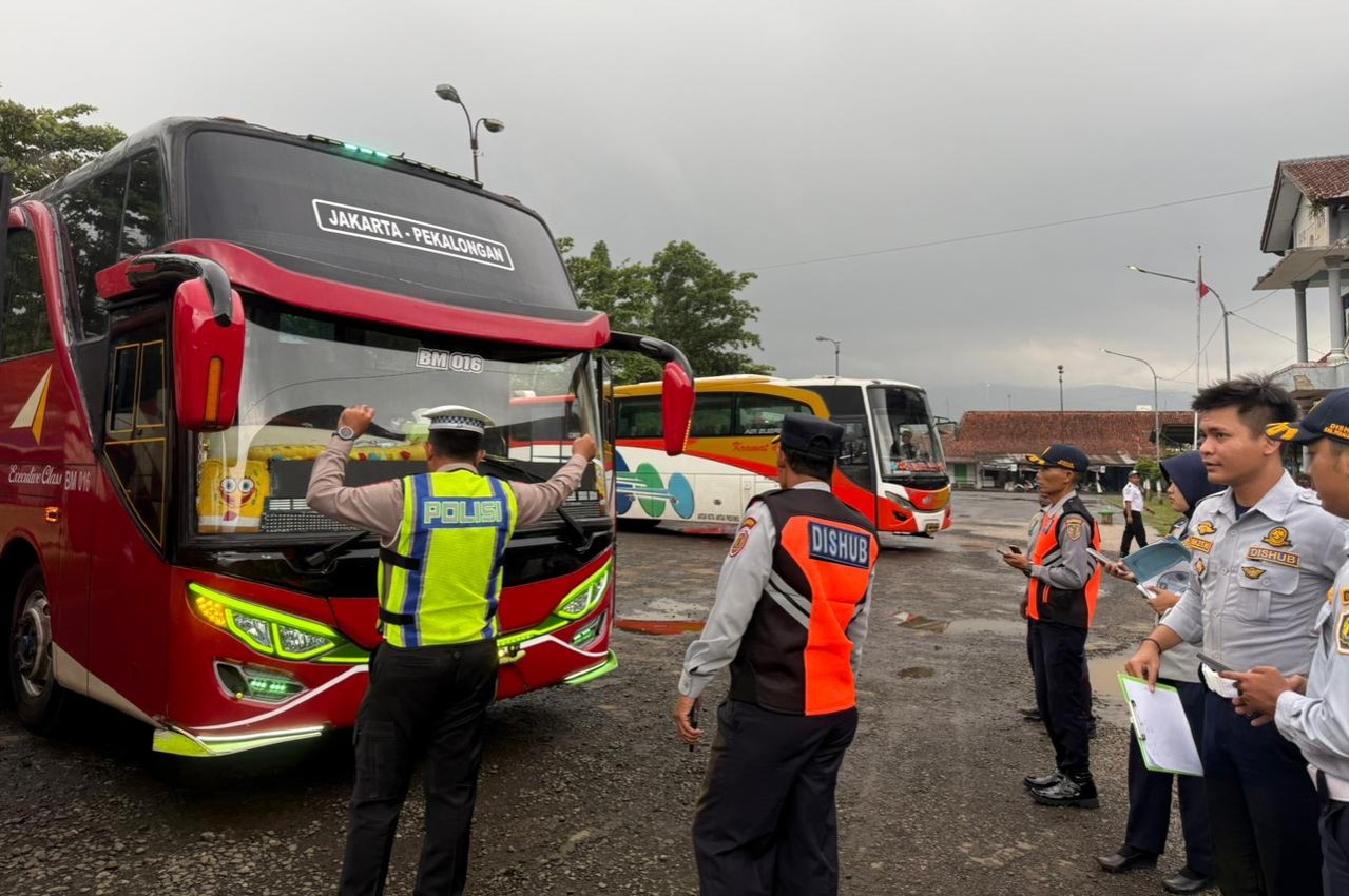Jelang Operasi Lilin Candi 2025, Satlantas dan Dishub Pekalongan Gelar Ramp Check