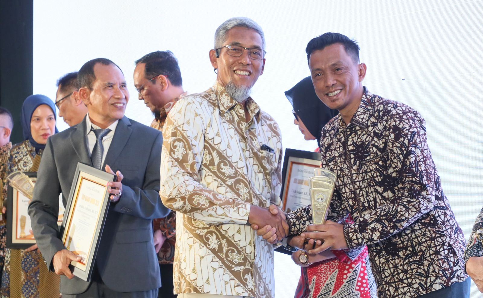 33 ASN Jateng Terima Abdi Nagari Award 2025