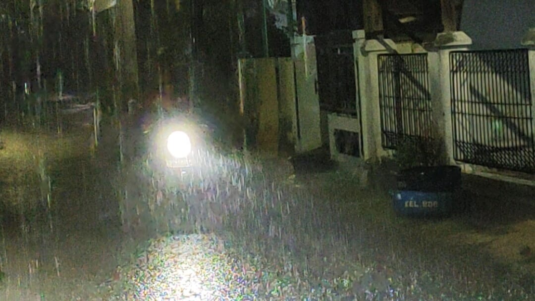 Hujan Disertai Kilat Landa Pantura Tegal hingga Pemalang, Minggu 28 Desember 2025 Malam