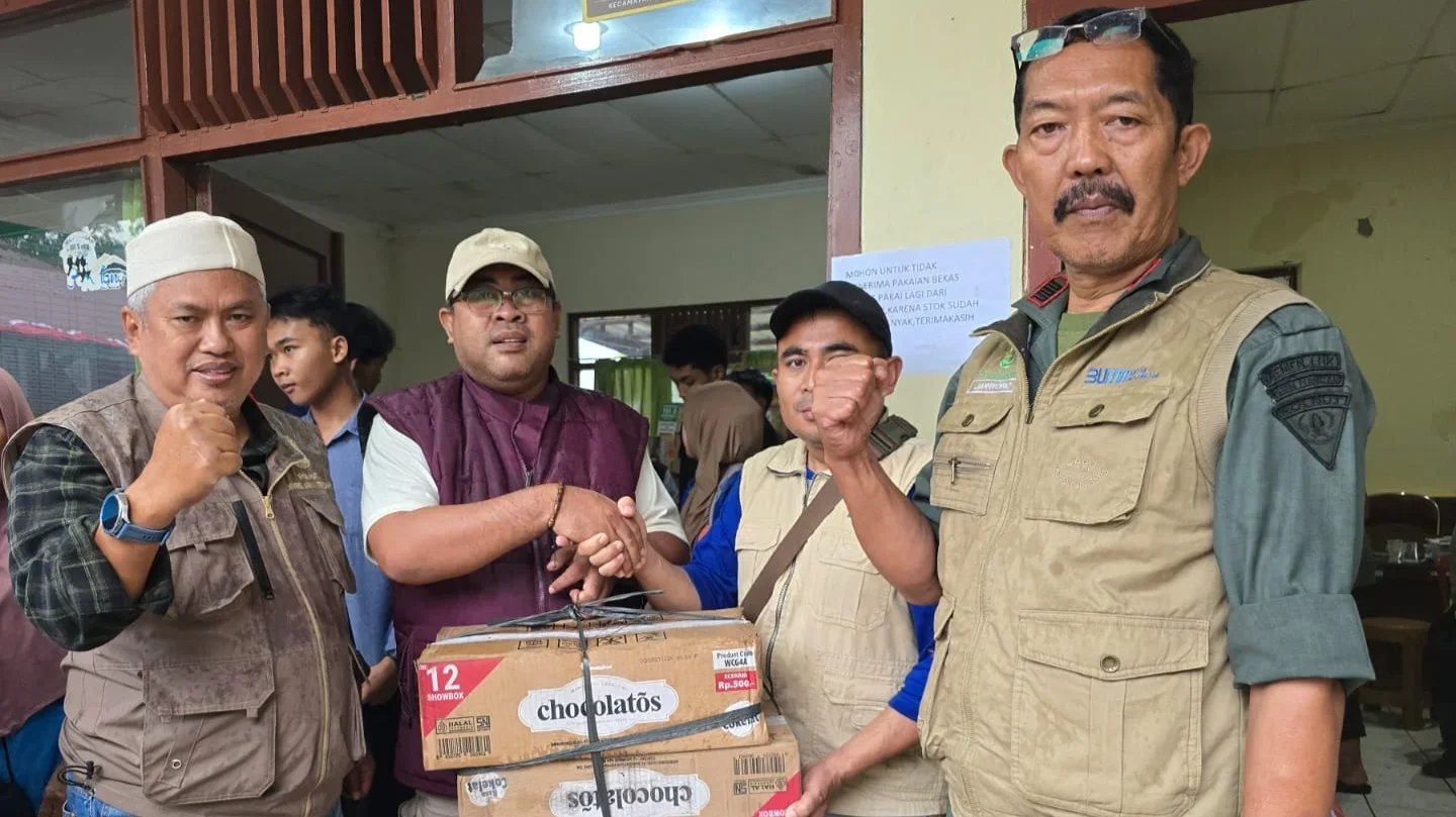 Perhutani Jateng Kirim Bantuan Logistik ke Posko Banjir Bandang Pulosari Pemalang